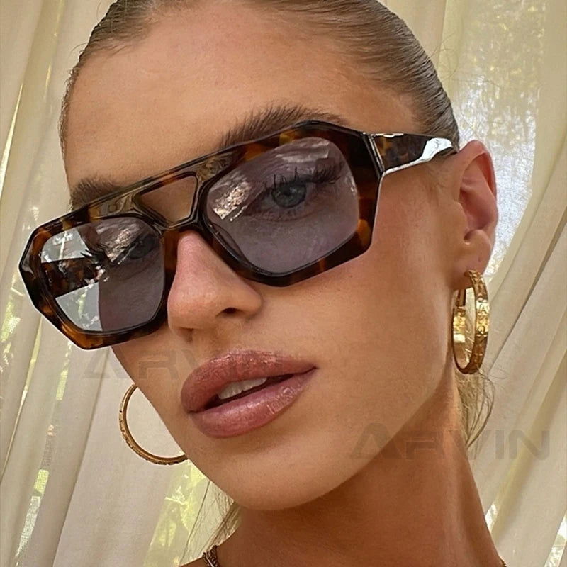 Gafas con montura gruesa