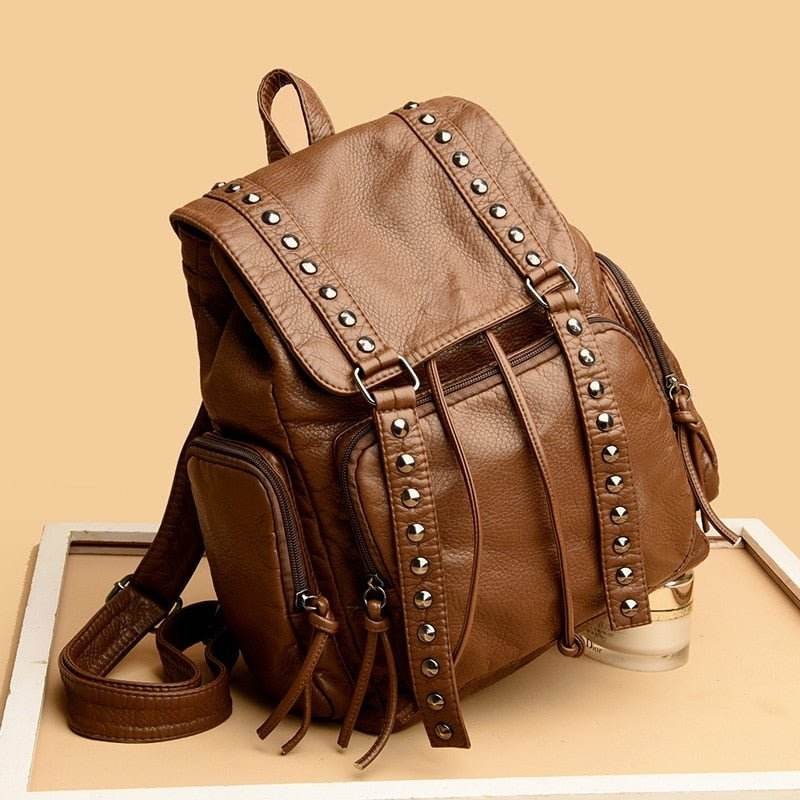 Mochila con remaches - Kamivashop