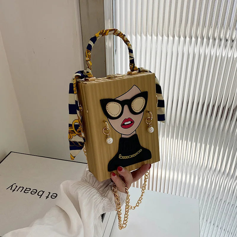 Bolso cuadrado Dorado 13x5x17cn