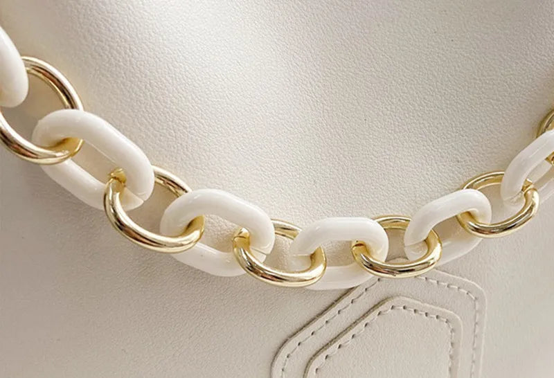 Bolso con cadena